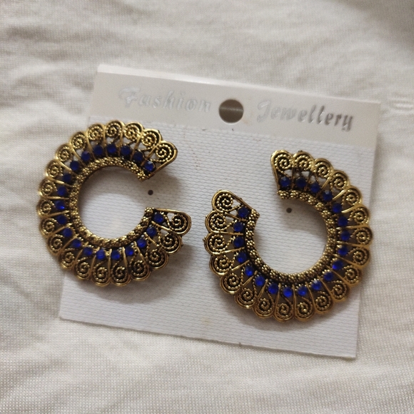 Jewelry - Bollywood ethnic dangle hoop